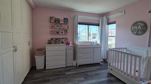 206 6Th Avenue, Cranbrook, BC - Indoor Photo Showing Bedroom