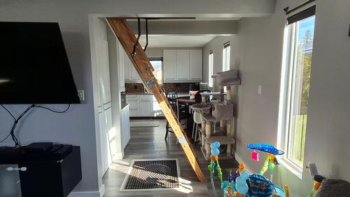 206 6Th Avenue, Cranbrook, BC - Indoor Photo Showing Other Room