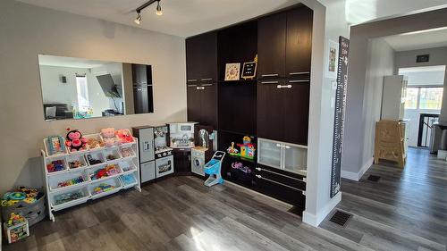 206 6Th Avenue, Cranbrook, BC - Indoor Photo Showing Other Room