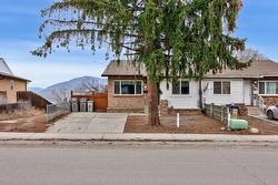 364 WADDINGTON Drive  Kamloops, BC V2E 1M5