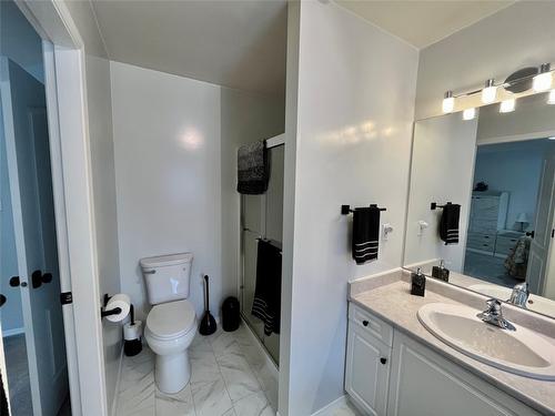 213 Burton School Road, Burton, BC - Indoor Photo Showing Bathroom