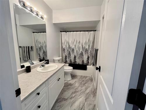 213 Burton School Road, Burton, BC - Indoor Photo Showing Bathroom