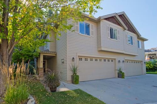 2-2175 Shannon Ridge Drive  West Kelowna, BC V4T 2L1