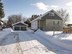 1114 Forest Street  Thunder Bay, ON P7C 2W8