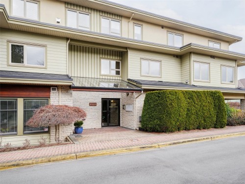 303-2520 Oakville Ave  Sidney, BC V8L 1V9