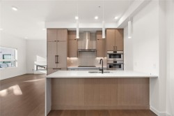 503-1102 Esquimalt Rd  Esquimalt, BC V9A 0L3