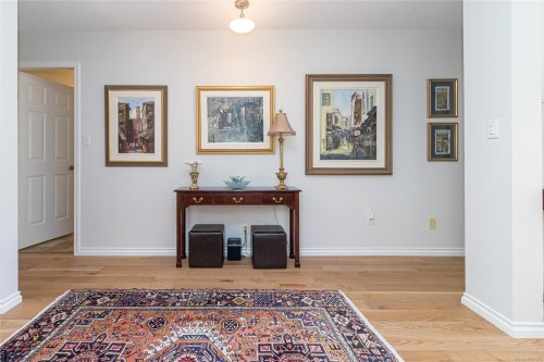 5-10084 Third St, Sidney, BC 