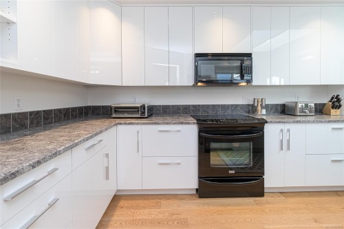 5-10084 Third St, Sidney, BC 