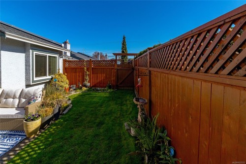 5-10084 Third St, Sidney, BC 