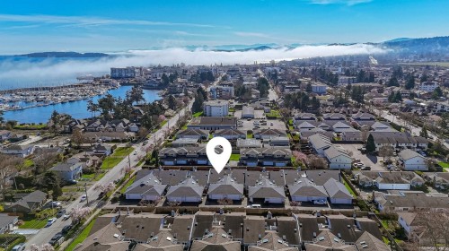 5-10084 Third St, Sidney, BC 