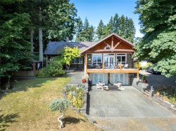 8947 Clarkson Ave  Black Creek, BC V9T 1B2