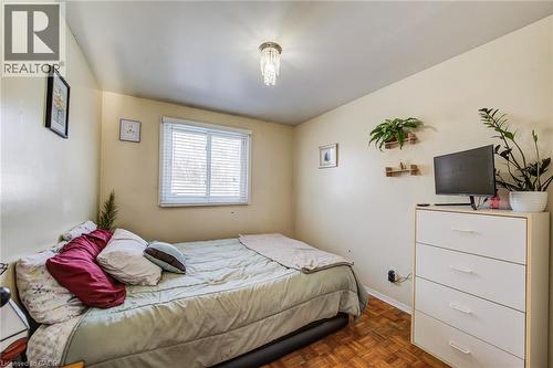 71 Shadeland Crescent, Kitchener, ON - Indoor Photo Showing Bedroom