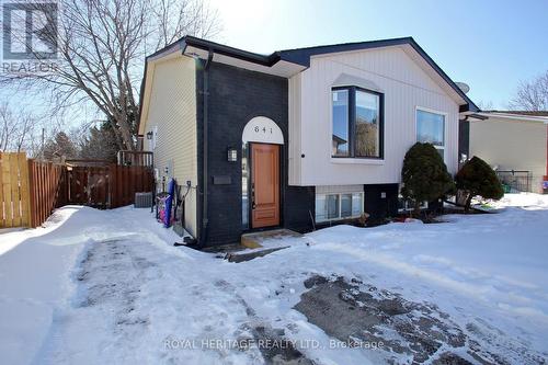 641 DEAUVILLE COURT  Oshawa, ON L1K 1R1