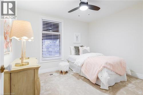 91 Mountain Park Avenue, Hamilton, ON - Indoor Photo Showing Bedroom