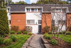 17 - 90 GEORGE HENRY BOULEVARD  Toronto, ON M2J 1E7