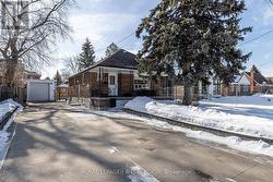 27 NORANDA DRIVE  Toronto, ON M6M 2X8