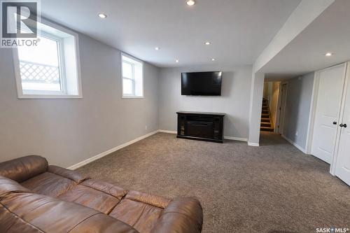 1600 Chaplin Street E, Swift Current, SK - Indoor