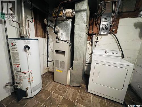 1600 Chaplin Street E, Swift Current, SK - Indoor Photo Showing Basement