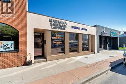 635 ERIE STREET East  Windsor, ON N9A 3Y1