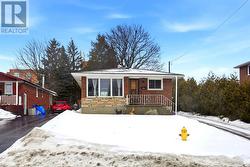 656 ATHOL STREET E  Oshawa, ON L1H 1M3