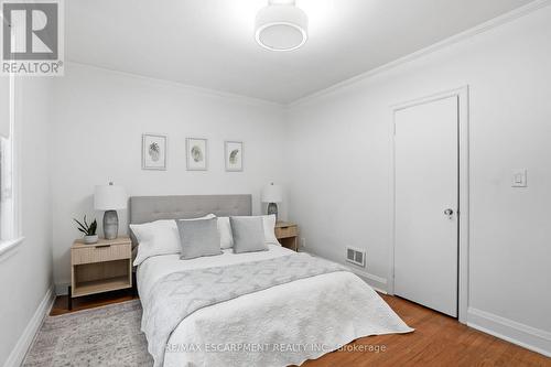 170 Dufferin Street, Hamilton, ON - Indoor Photo Showing Bedroom