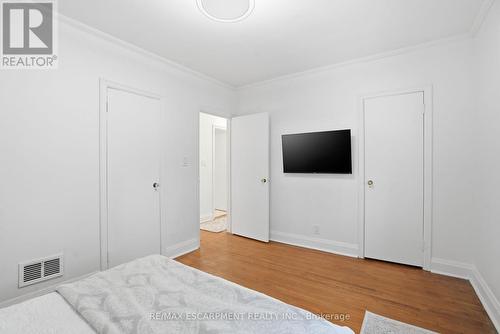 170 Dufferin Street, Hamilton, ON - Indoor Photo Showing Bedroom