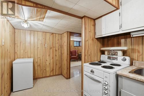 170 Dufferin Street, Hamilton, ON - Indoor Photo Showing Kitchen