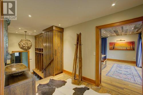8429 Poplar Side Road, Clearview, ON - Indoor Photo Showing Other Room