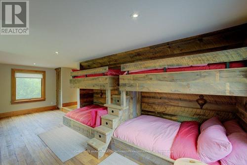 8429 Poplar Side Road, Clearview, ON - Indoor Photo Showing Bedroom