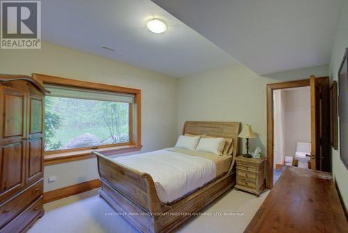 8429 Poplar Side Road, Clearview, ON - Indoor Photo Showing Bedroom