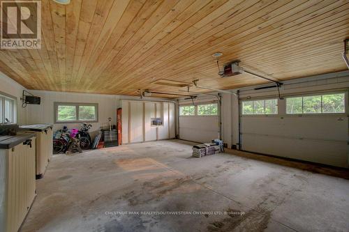 8429 Poplar Side Road, Clearview, ON - Indoor Photo Showing Garage