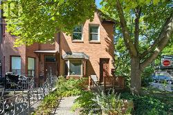 250 ROBERT STREET  Toronto, ON M5S 2K7