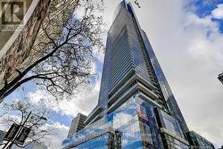 6809 - 388 YONGE STREET  Toronto, ON M5B 0A5