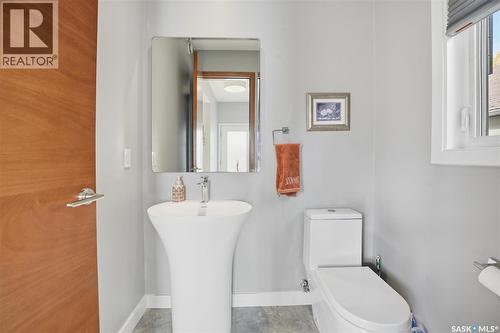 1106 7Th Street E, Saskatoon, SK - Indoor Photo Showing Bathroom