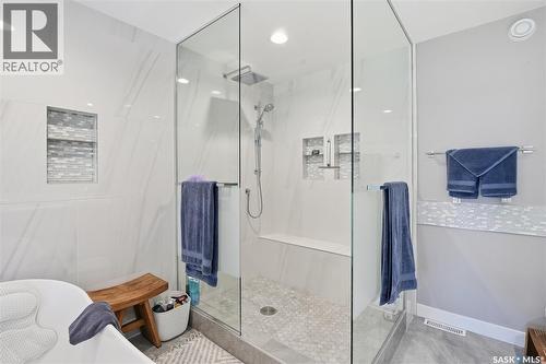 1106 7Th Street E, Saskatoon, SK - Indoor Photo Showing Bathroom