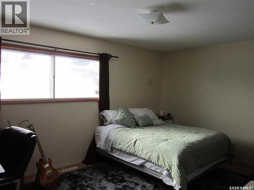 552 6Th Street E, Prince Albert, SK - Indoor Photo Showing Bedroom