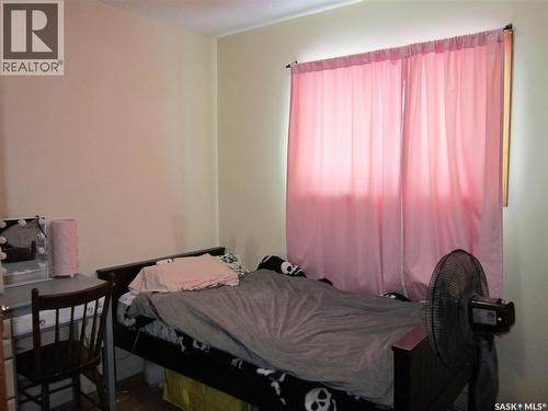 552 6Th Street E, Prince Albert, SK - Indoor Photo Showing Bedroom
