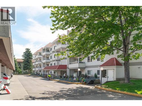 3155 De Montreuil Court Unit# 404  Kelowna, BC V1W 3W1