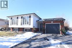 158 CLIFTON DOWNS Road  Hamilton, ON L9C 2P6