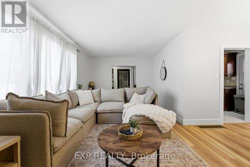 67 Leland Drive, Belleville (Belleville Ward), ON - Indoor Photo Showing Living Room