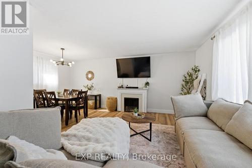 67 Leland Drive, Belleville (Belleville Ward), ON - Indoor Photo Showing Living Room