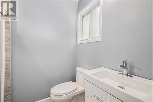 Main floor 3-piece bath - 6349 St Louis Drive, Ottawa, ON - Indoor Photo Showing Bathroom