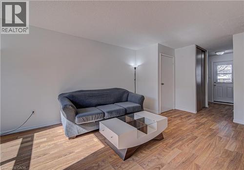 277 Pioneer Drive, Kitchener, ON - Indoor Photo Showing Living Room