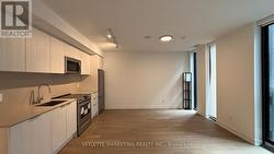 207 - 25 RICHMOND STREET E  Toronto, ON M5C 0A6