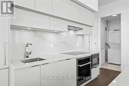 4506 - 39 Roehampton Avenue, Toronto, ON - Indoor