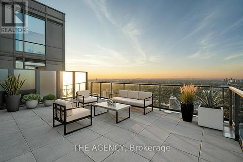 4506 - 39 Roehampton Avenue, Toronto, ON - Outdoor With View