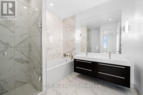 4506 - 39 Roehampton Avenue, Toronto, ON - Indoor Photo Showing Bathroom