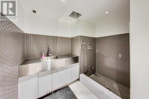 4506 - 39 Roehampton Avenue, Toronto, ON - Indoor