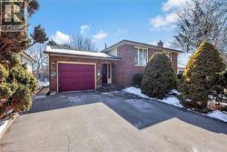 17 MAJESTIC Court  Brantford, ON N3P 1N2