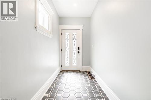11 Lorne Avenue, Hamilton, ON - Indoor Photo Showing Other Room